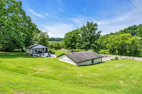 2896 Fly Road Santa Fe TN 38482