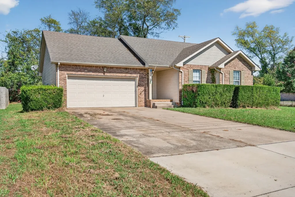 3273 N Senseney Circle Clarksville TN 37042