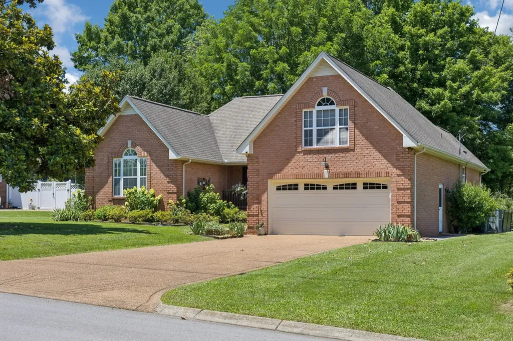 124 W Braxton Lane Hendersonville TN 37075