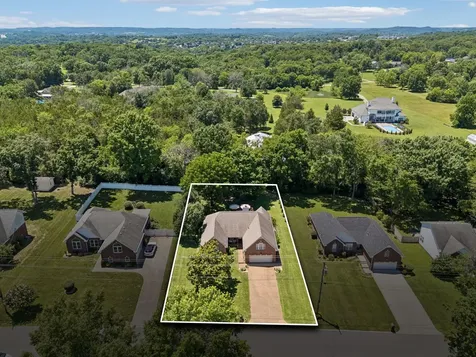 124 W Braxton Lane Hendersonville TN 37075