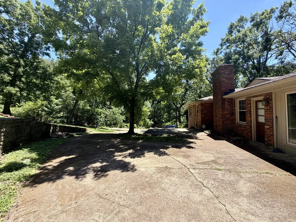 600 Vanoke Drive Madison TN 37115