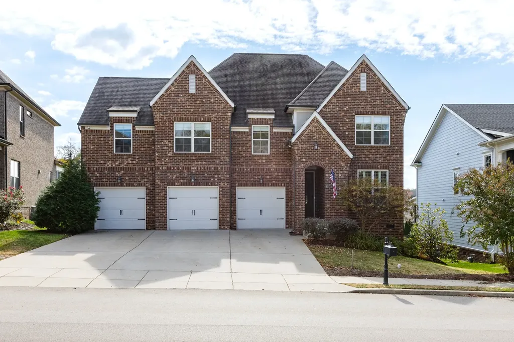 2033 Callaway Park Place Thompsons Station TN 37179