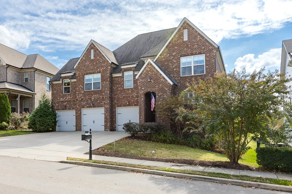 2033 Callaway Park Place Thompsons Station TN 37179