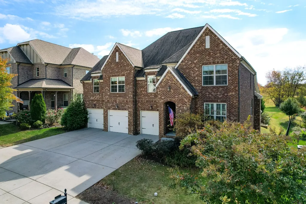 2033 Callaway Park Place Thompsons Station TN 37179