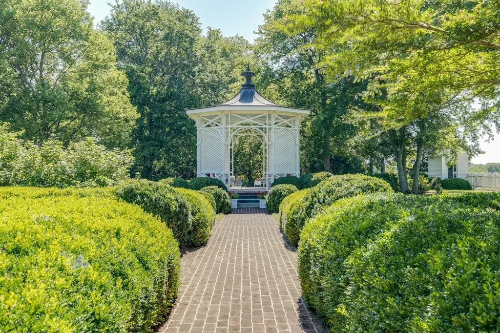 1711 Old Hillsboro Road Franklin TN 37069