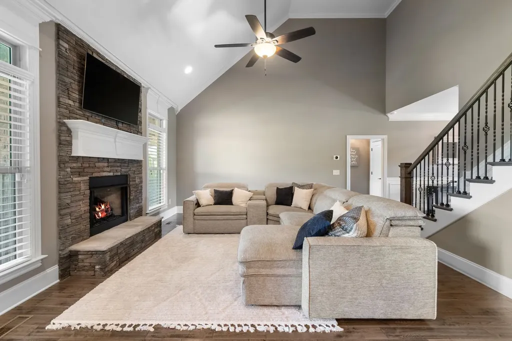 1120 Julian Way Murfreesboro TN 37128