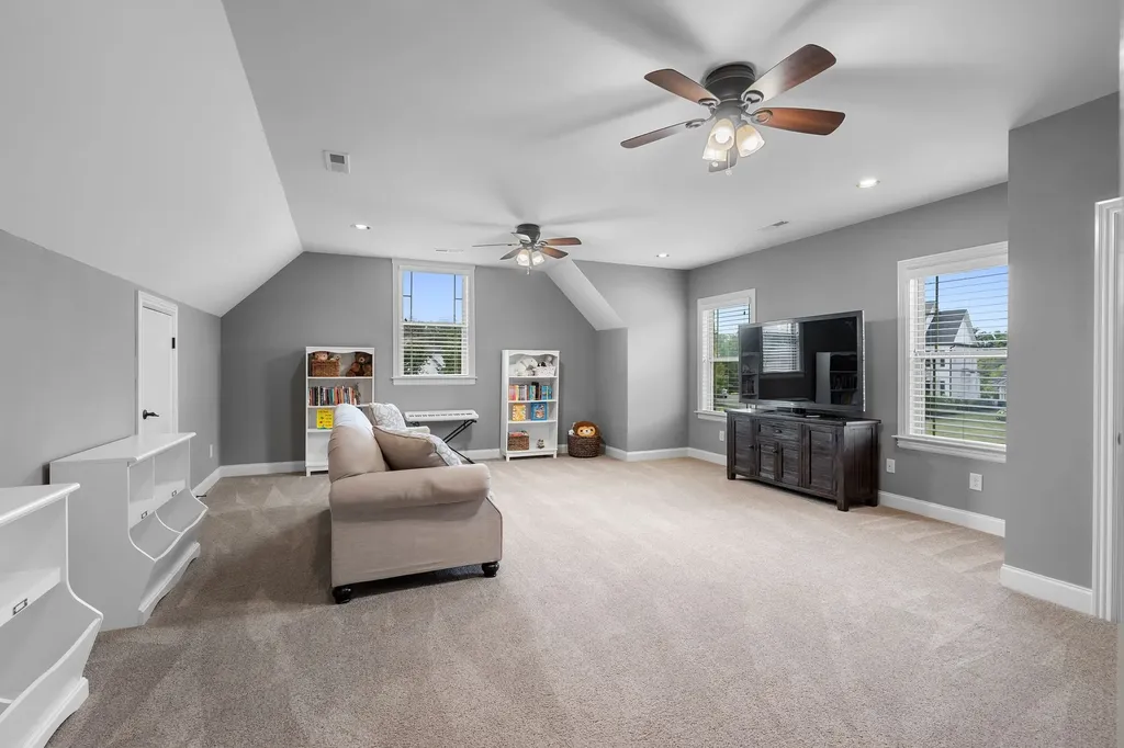 1120 Julian Way Murfreesboro TN 37128