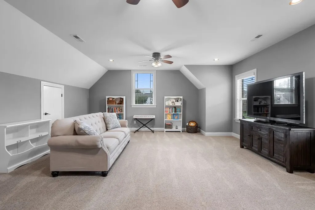 1120 Julian Way Murfreesboro TN 37128