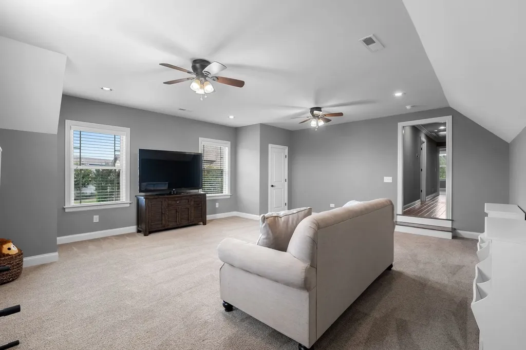 1120 Julian Way Murfreesboro TN 37128