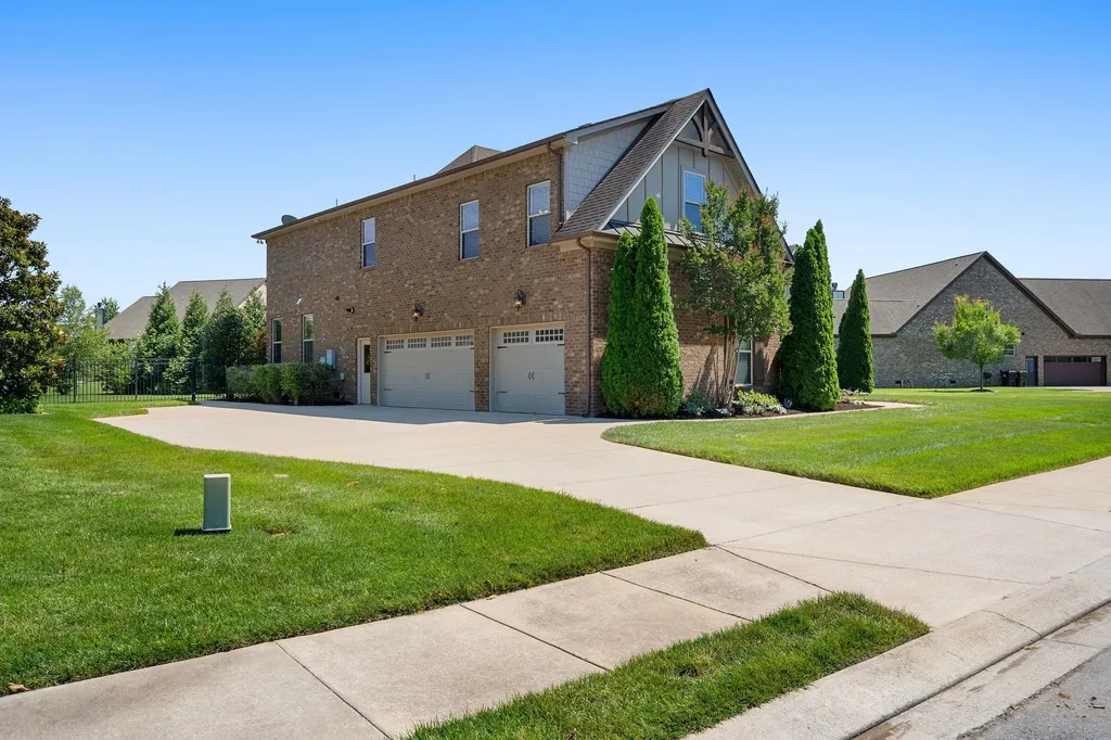 1120 Julian Way Murfreesboro TN 37128