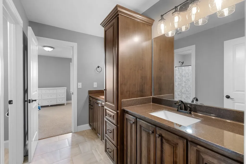 1120 Julian Way Murfreesboro TN 37128