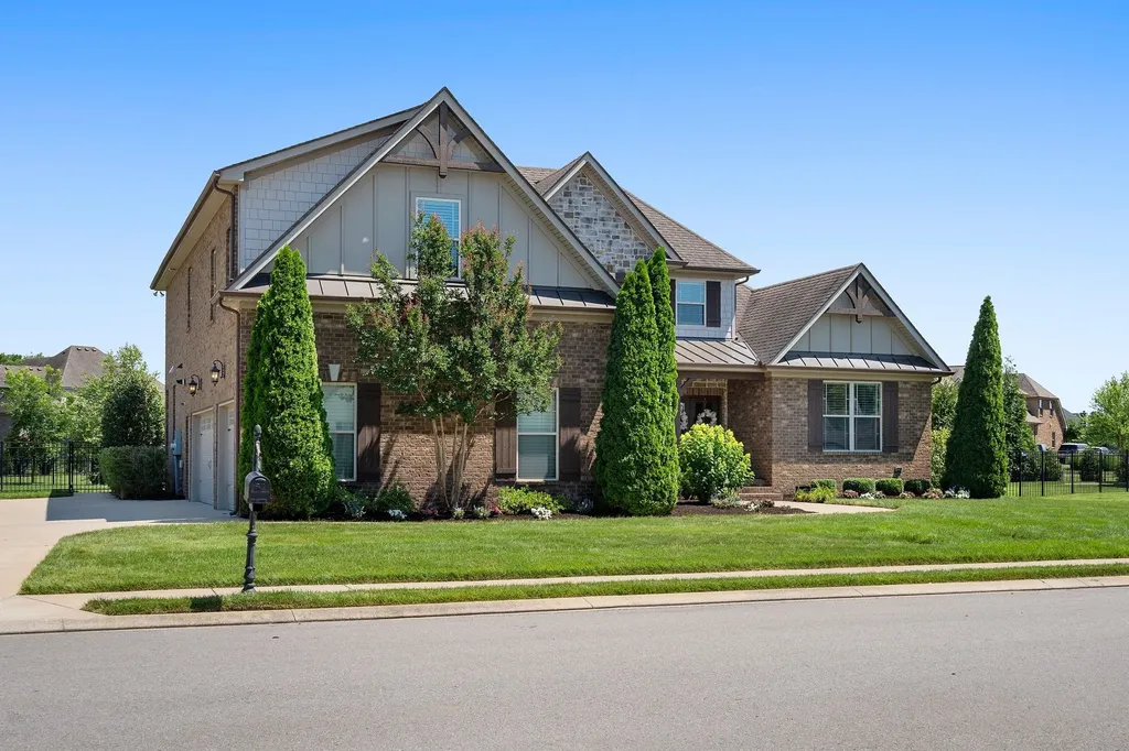 1120 Julian Way Murfreesboro TN 37128