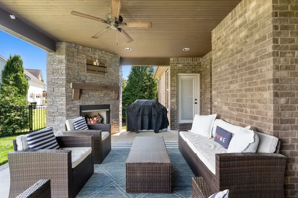 1120 Julian Way Murfreesboro TN 37128