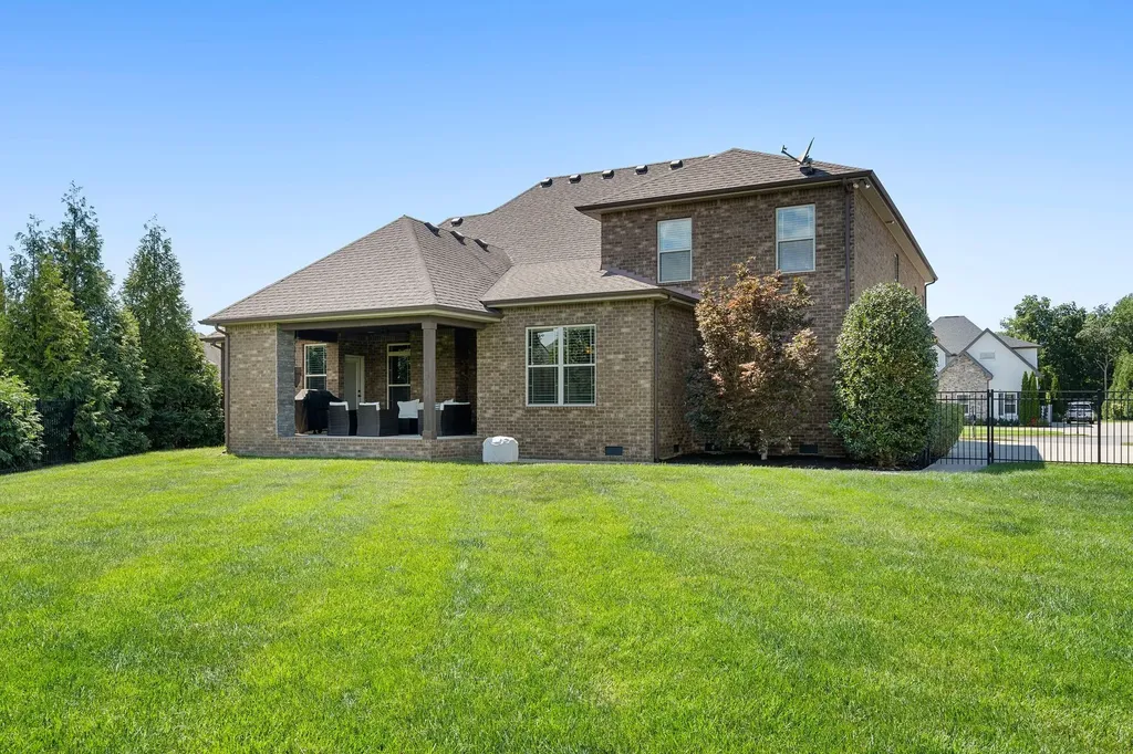 1120 Julian Way Murfreesboro TN 37128