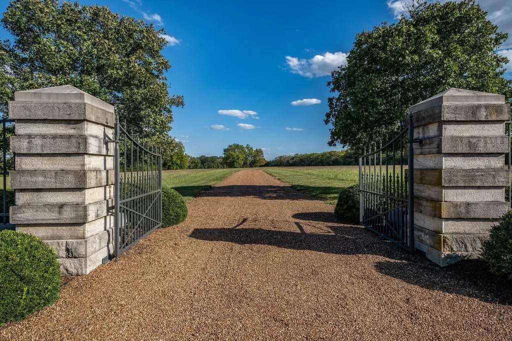1711 Old Hillsboro Road Franklin TN 37069