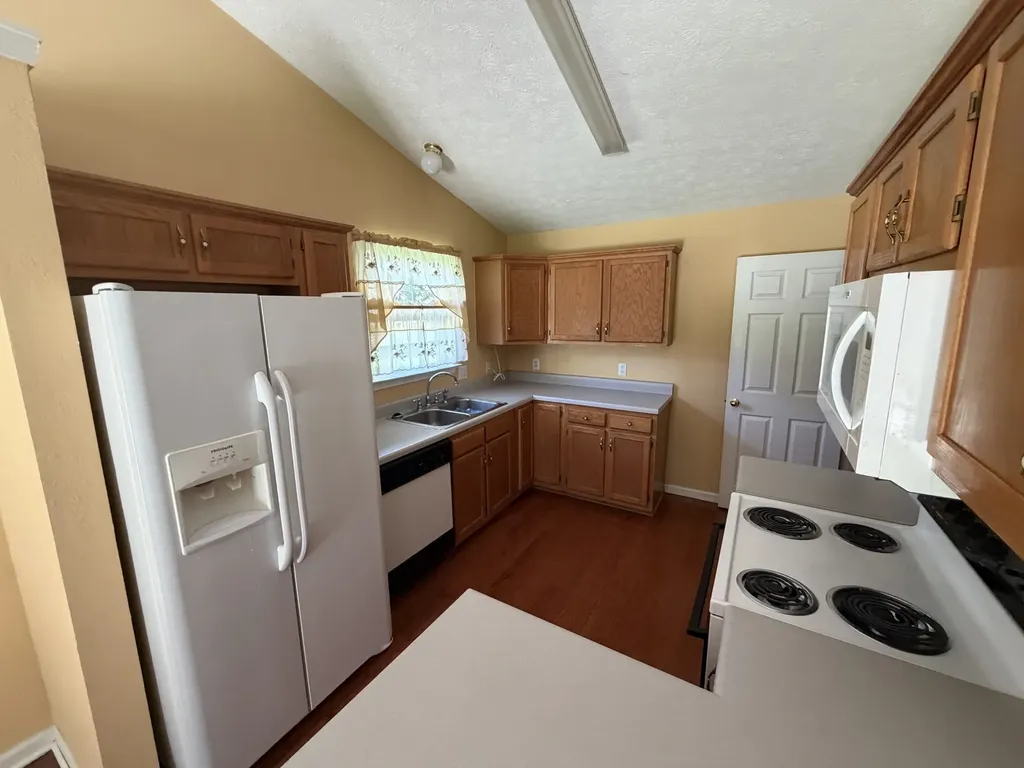 105 Pleasant Lane White House TN 37188