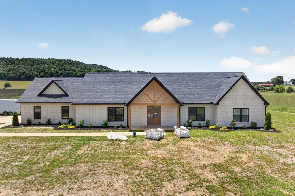 4169 Gum Springs Mountain Road Sparta TN 38583