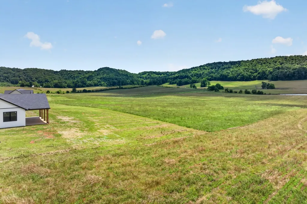 4221 Gum Springs Mountain Road Sparta TN 38583