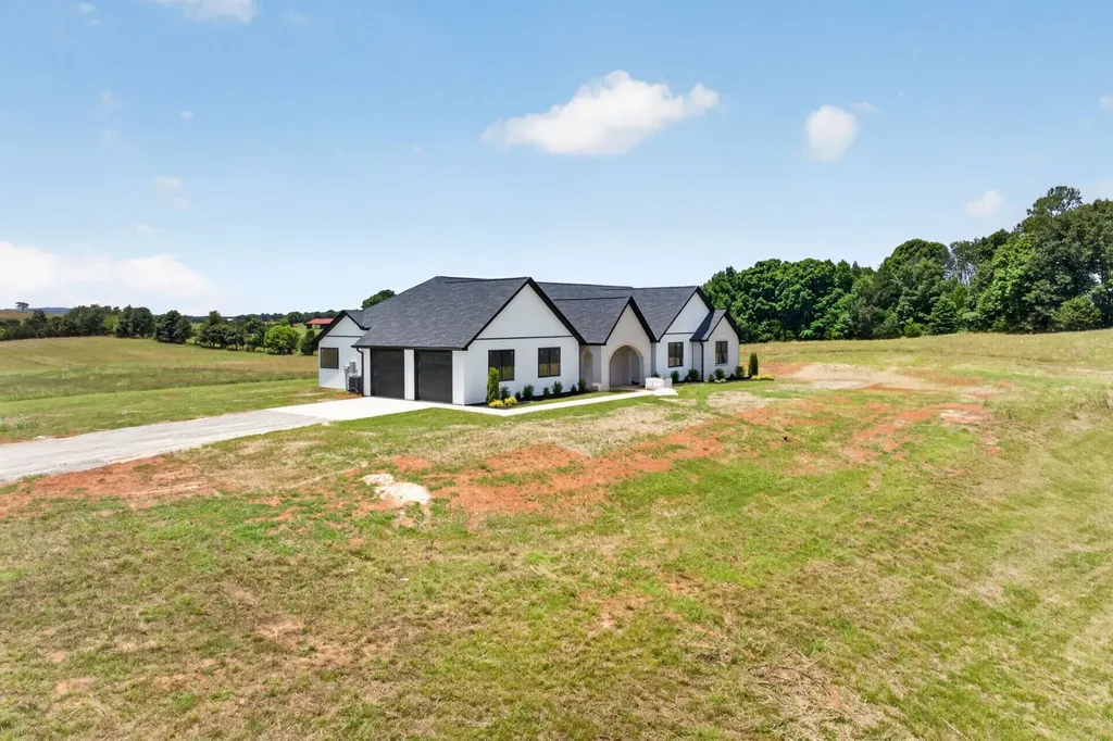 4221 Gum Springs Mountain Road Sparta TN 38583