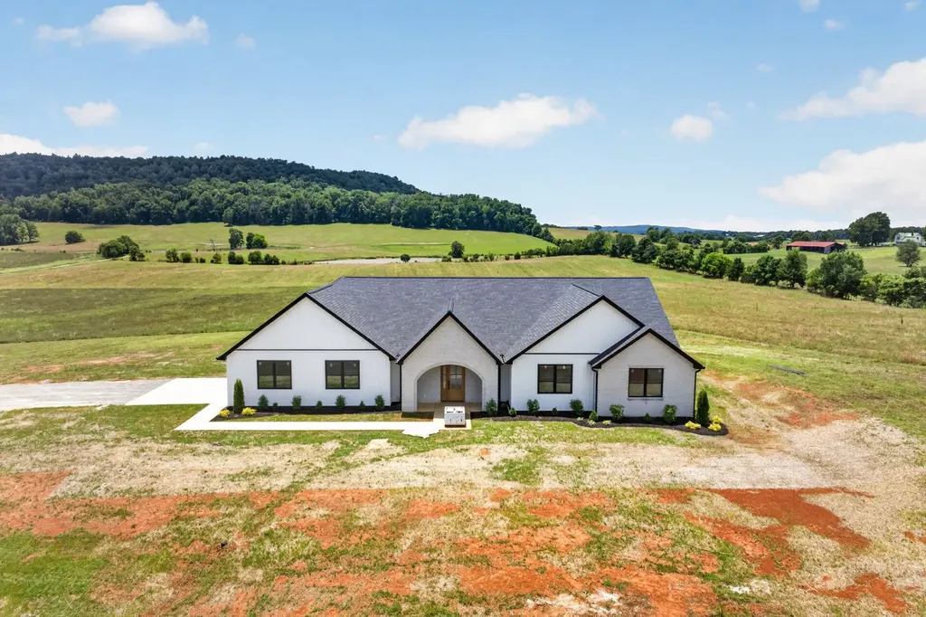 4221 Gum Springs Mountain Road Sparta TN 38583