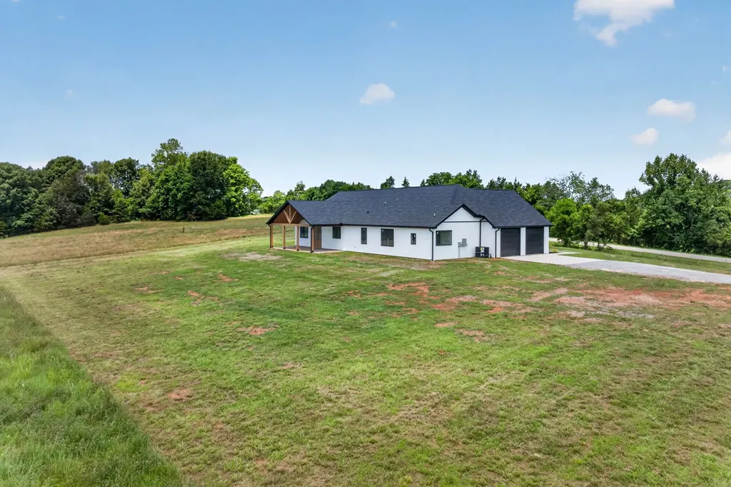 4221 Gum Springs Mountain Road Sparta TN 38583
