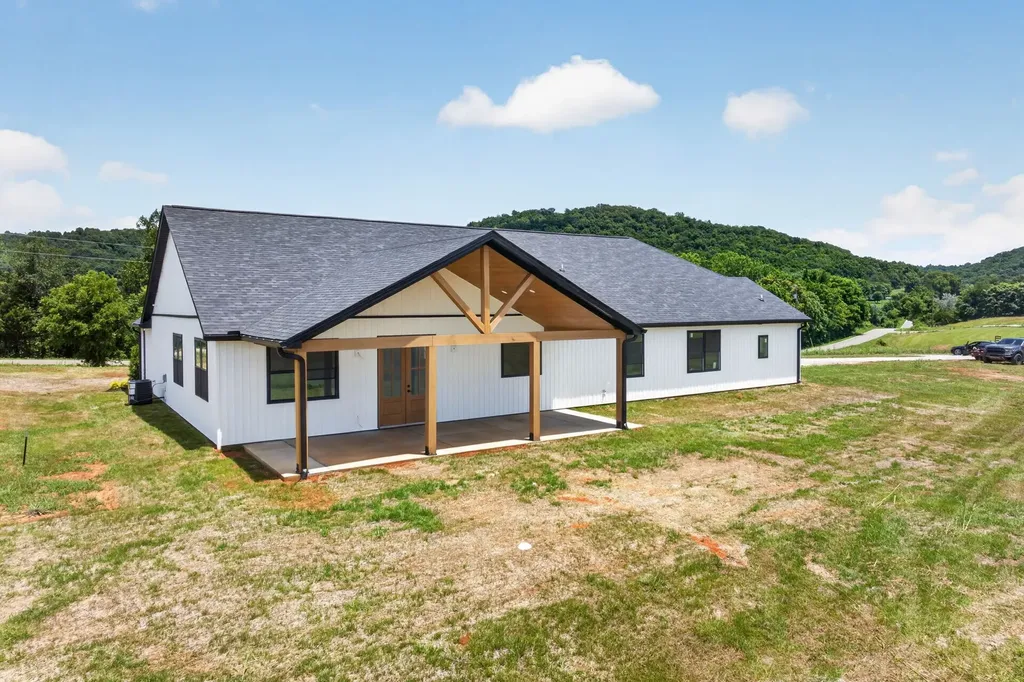 4221 Gum Springs Mountain Road Sparta TN 38583