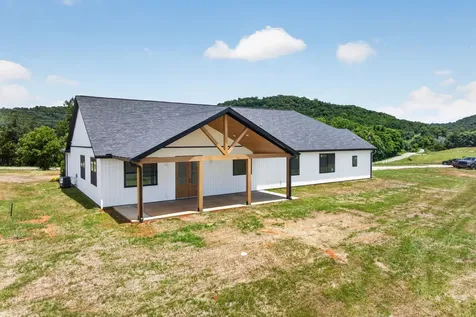 4221 Gum Springs Mountain Road Sparta TN 38583