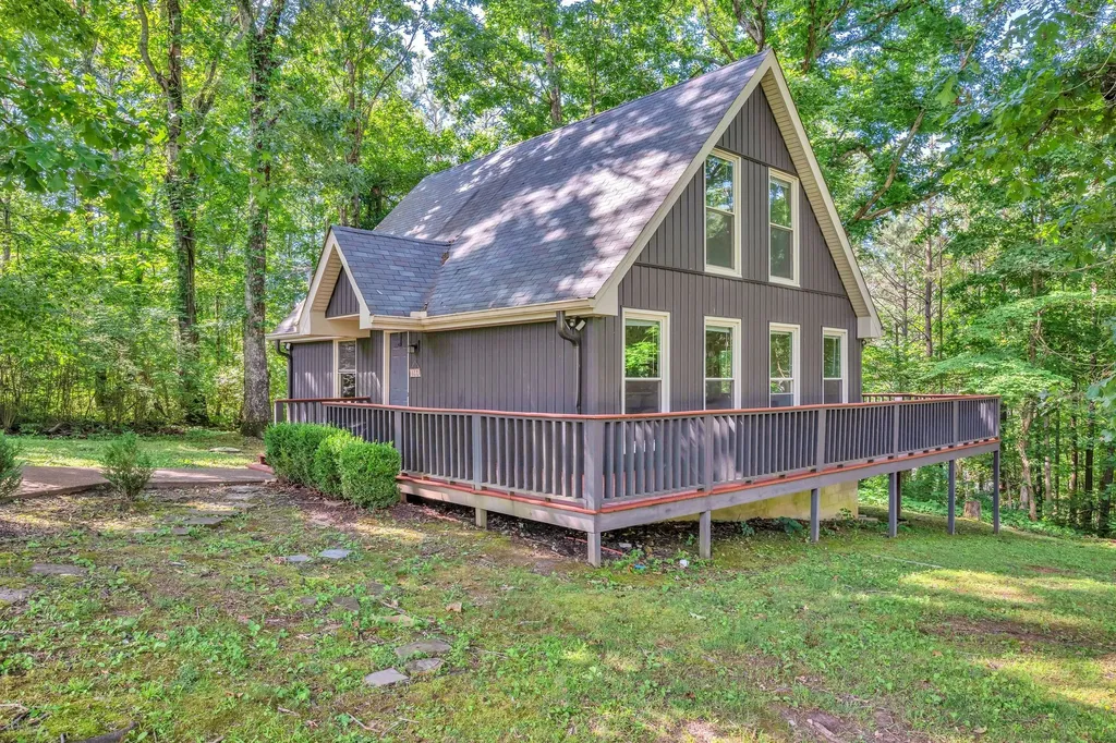 1144 Chestnut Drive Burns TN 37029