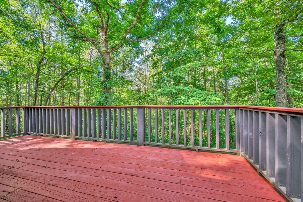 1144 Chestnut Drive Burns TN 37029