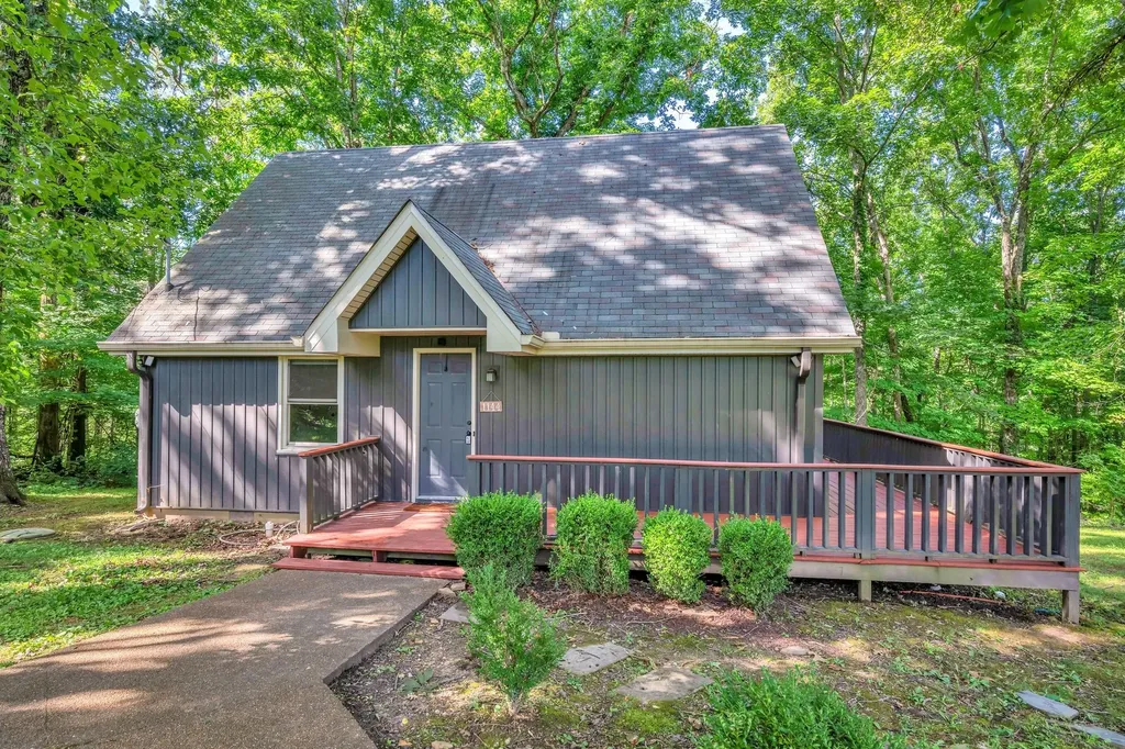 1144 Chestnut Drive Burns TN 37029
