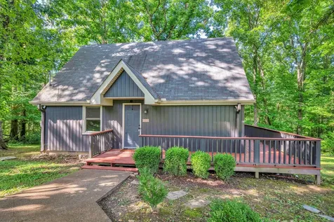 1144 Chestnut Drive Burns TN 37029