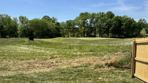 504 W Foxrun Springfield TN 37172