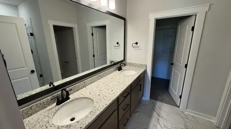 504 W Foxrun Springfield TN 37172