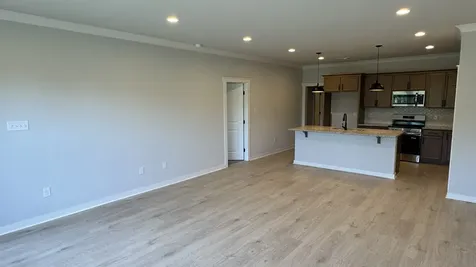 504 W Foxrun Springfield TN 37172