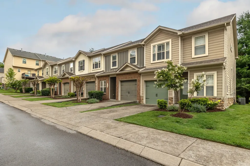 1130 Woodbury Falls Court Nashville TN 37221