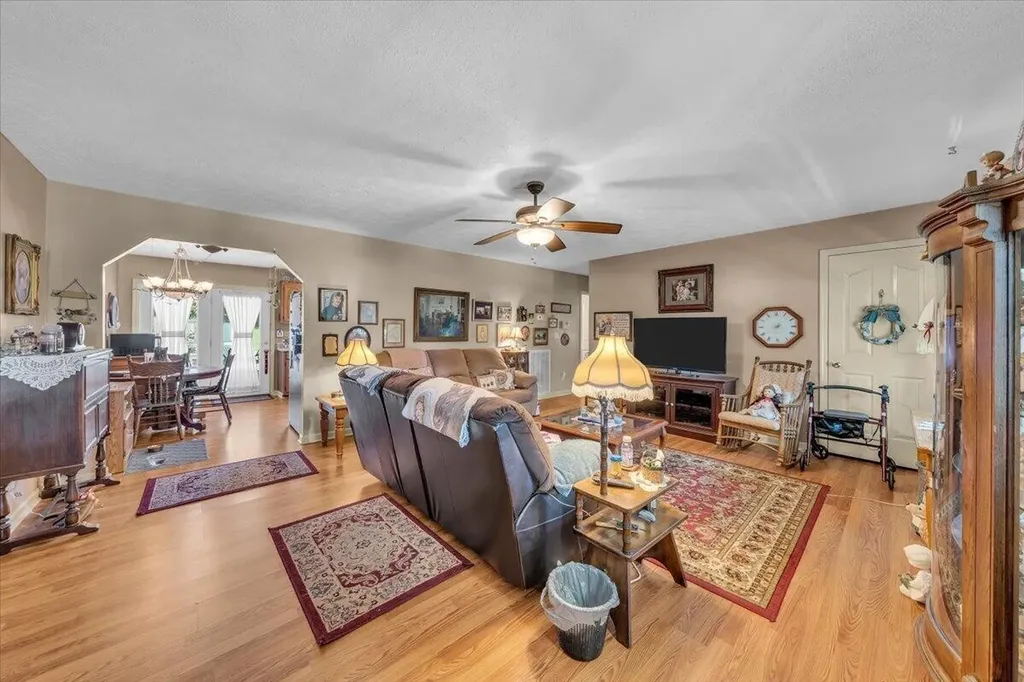 2774 Shelbyville Road Mcminnville TN 37110