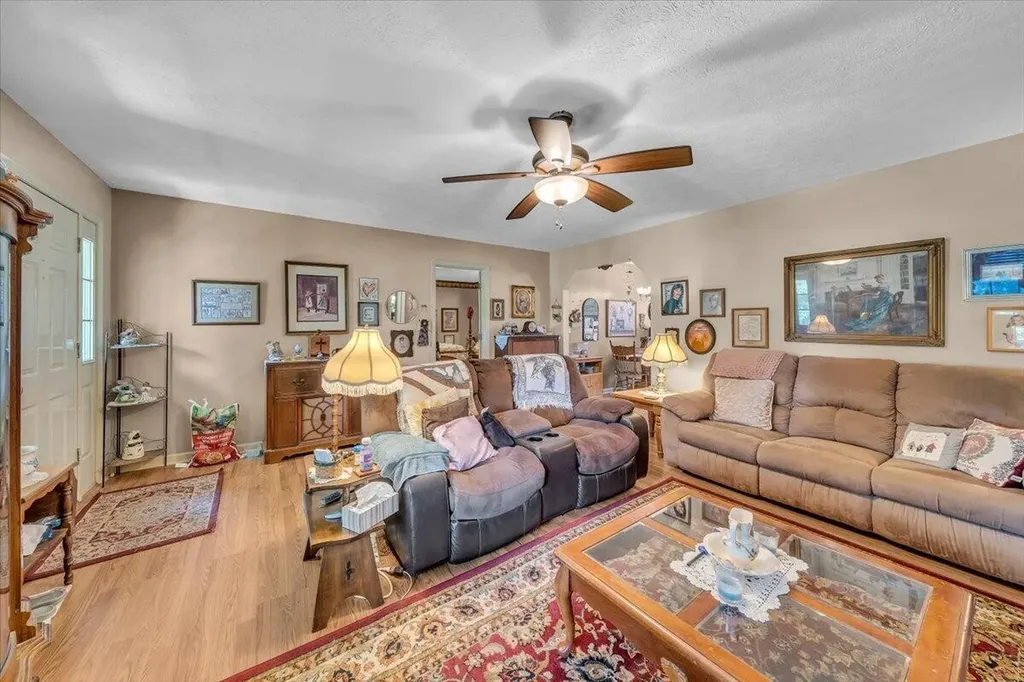 2774 Shelbyville Road Mcminnville TN 37110