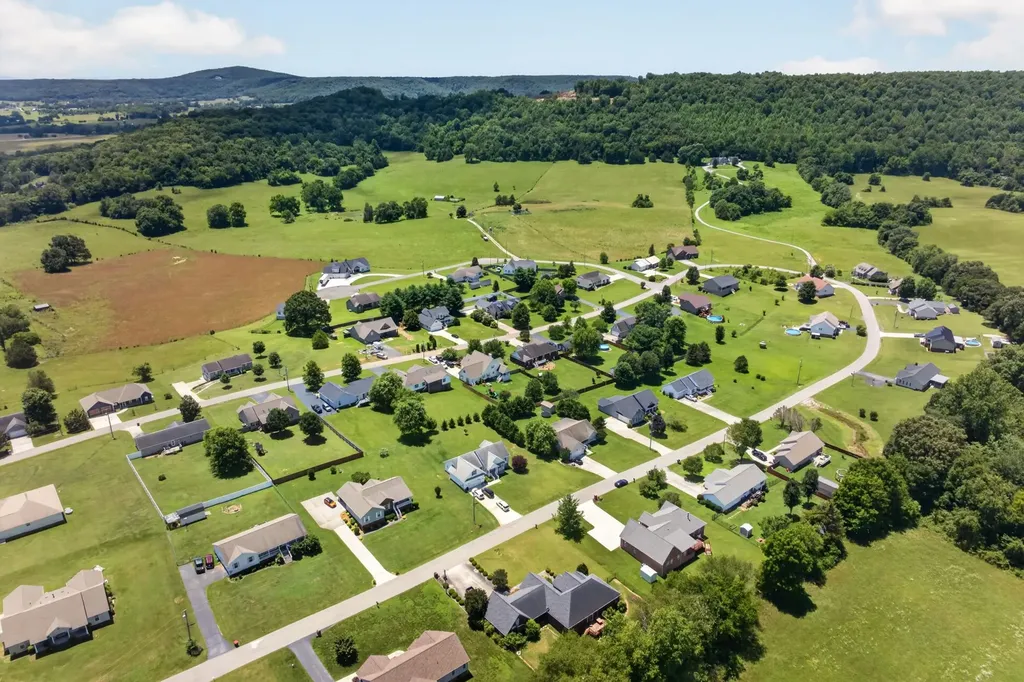 198 Imperial Drive Sparta TN 38583