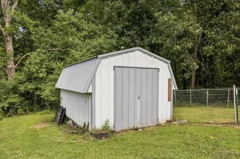 1324 Elliot Road Nunnelly TN 37137