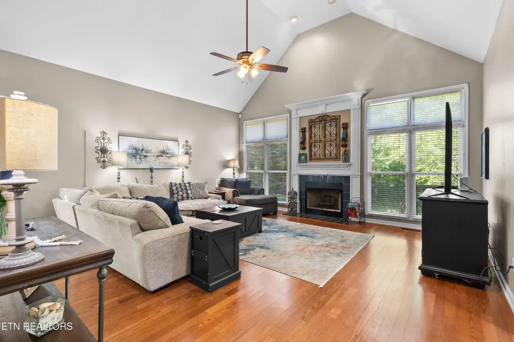 7819 La Barrington Boulevard Powell TN 37849