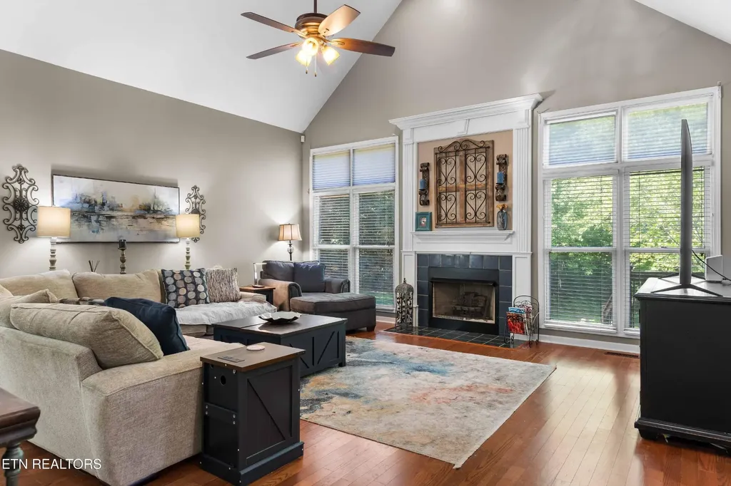 7819 La Barrington Boulevard Powell TN 37849