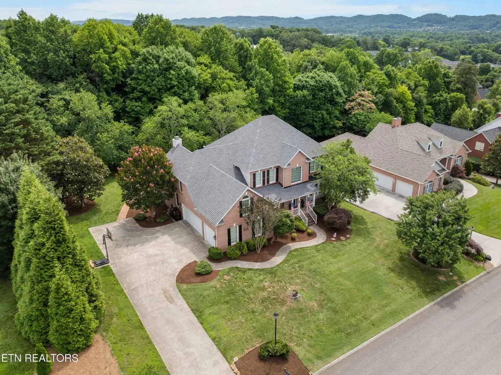 7819 La Barrington Boulevard Powell TN 37849