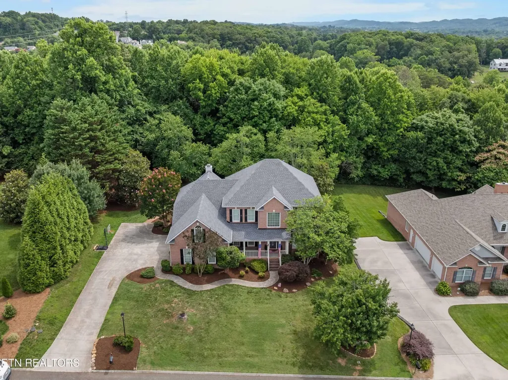 7819 La Barrington Boulevard Powell TN 37849