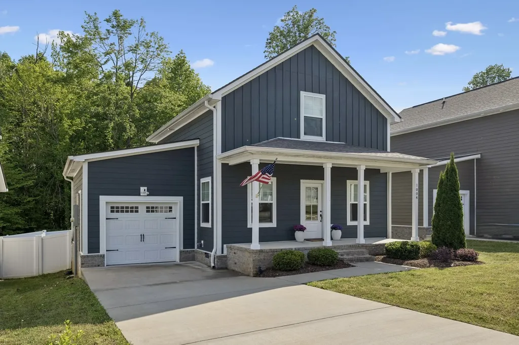 1004 Sycamore Rdg, E Burns TN 37029
