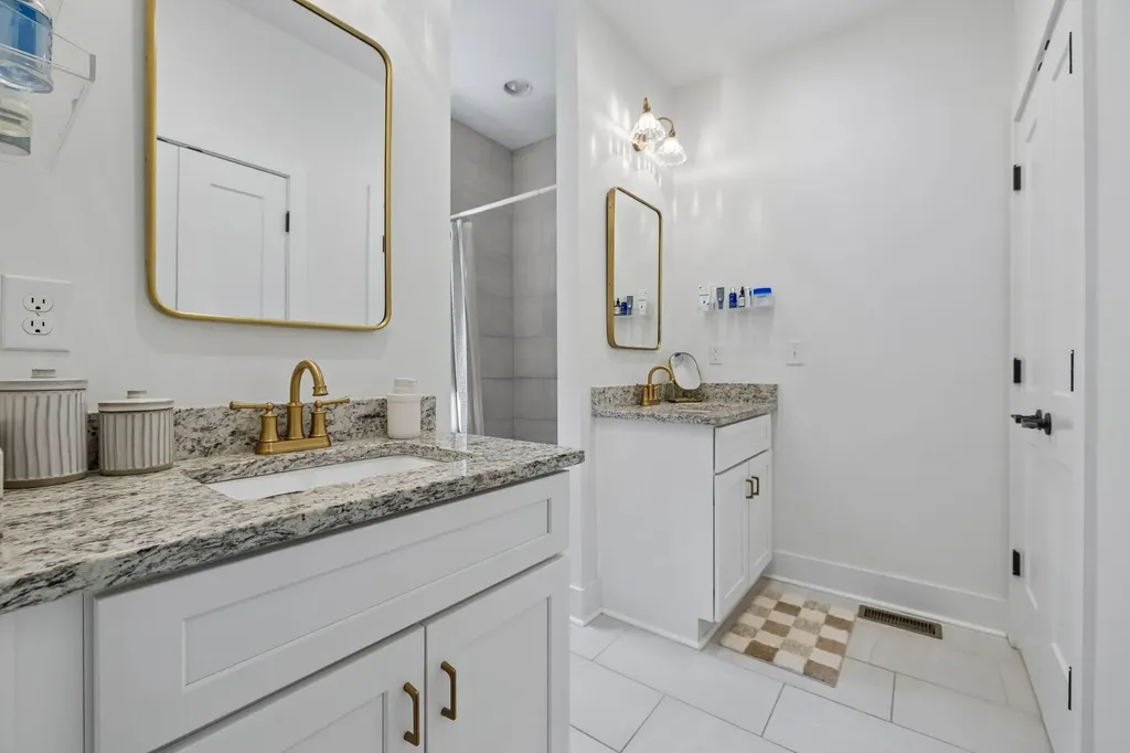 1004 Sycamore Rdg, E Burns TN 37029