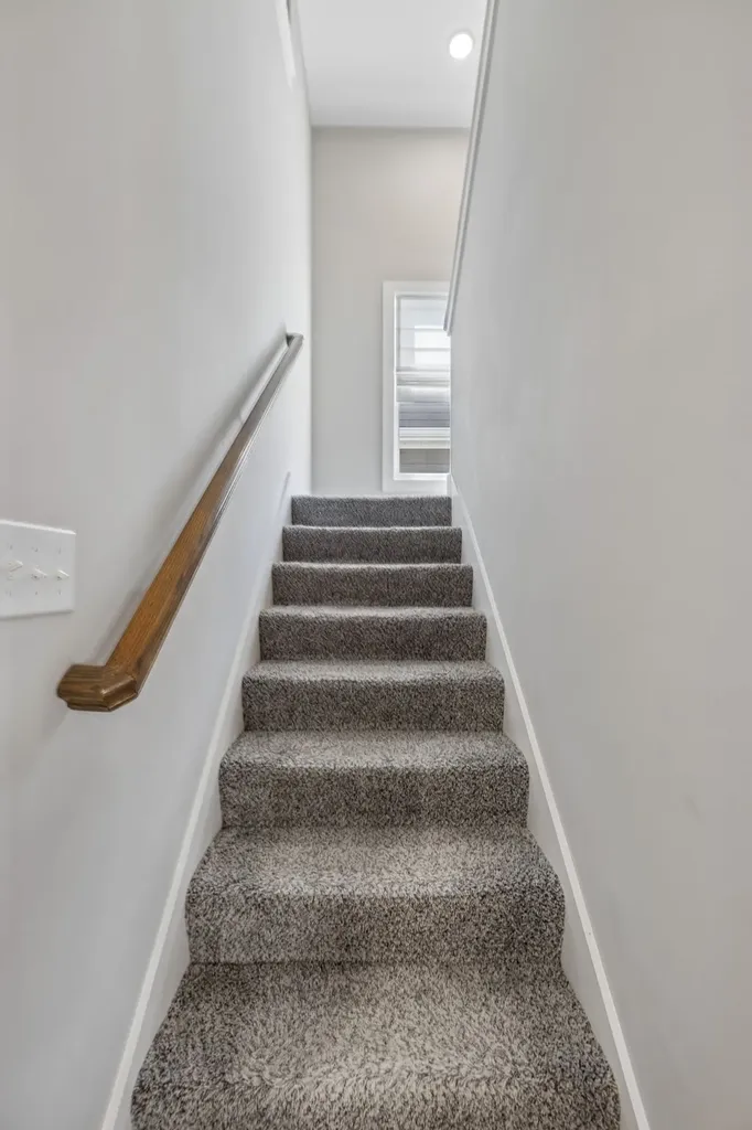 1004 Sycamore Rdg, E Burns TN 37029