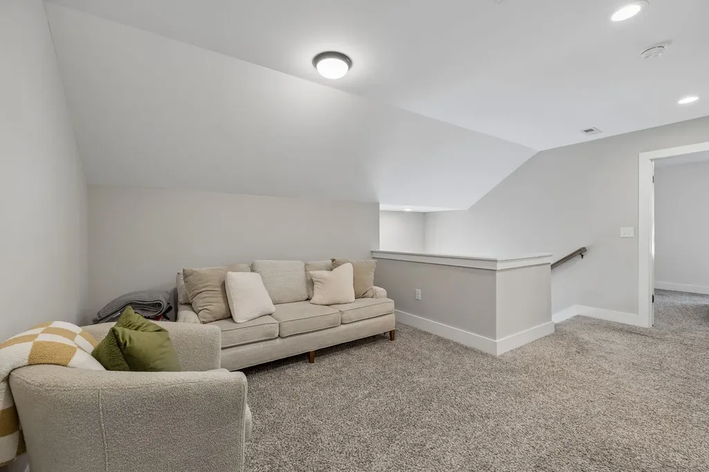 1004 Sycamore Rdg, E Burns TN 37029