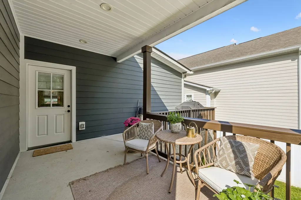 1004 Sycamore Rdg, E Burns TN 37029