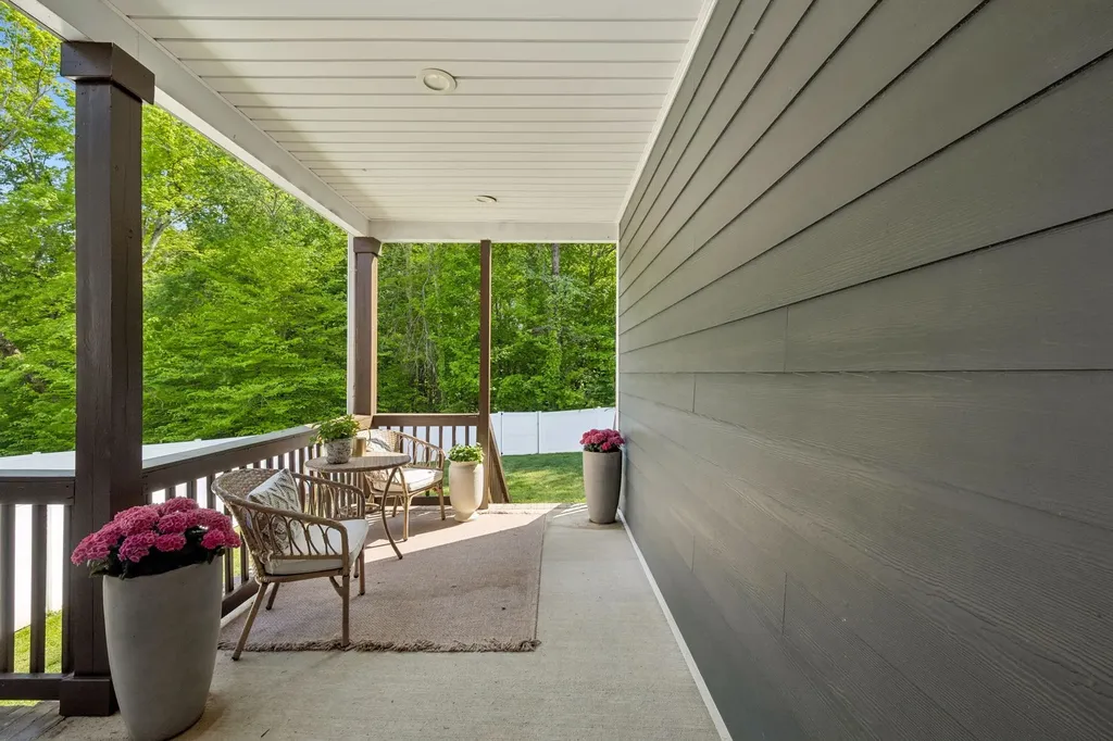 1004 Sycamore Rdg, E Burns TN 37029