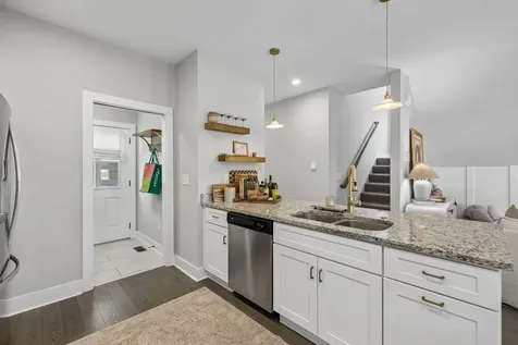1004 Sycamore Rdg, E Burns TN 37029